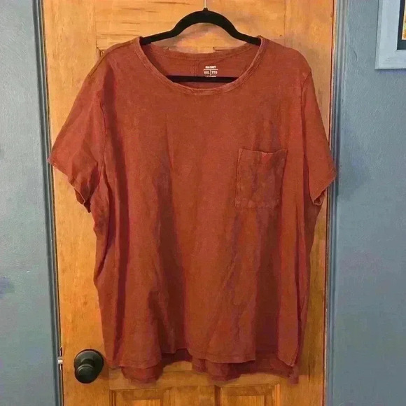 Rust Colored Picket Tee - Picture 2 of 6